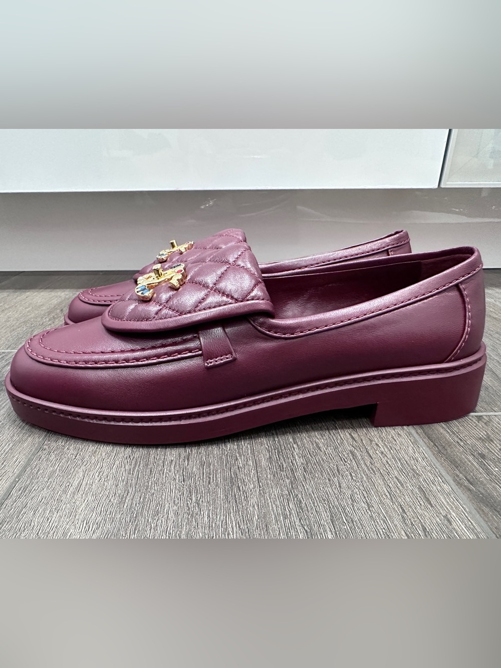 NEW 2026 CHANEL BURGUNDY LEATHER LOAFERS OXFORD SHOES GOLD STRASS CC TURNLOCK 37 - Picture 8 of 16